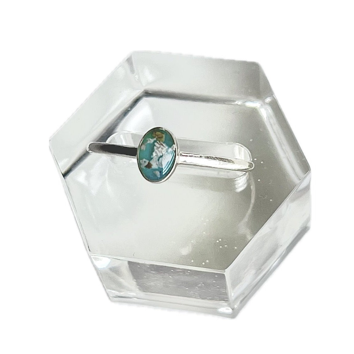 Oval Style Memorial Ring with Ashes • 6x4mm